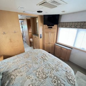 2002 Country Coach Class A RV INTRIGUE 40 SUITE OF DREAMS